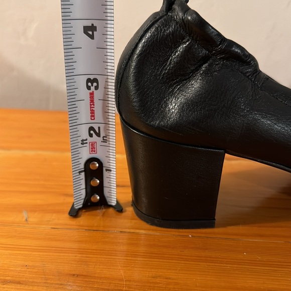 Frank & Oak size 8 1/2 leather heels - Picture 5 of 5